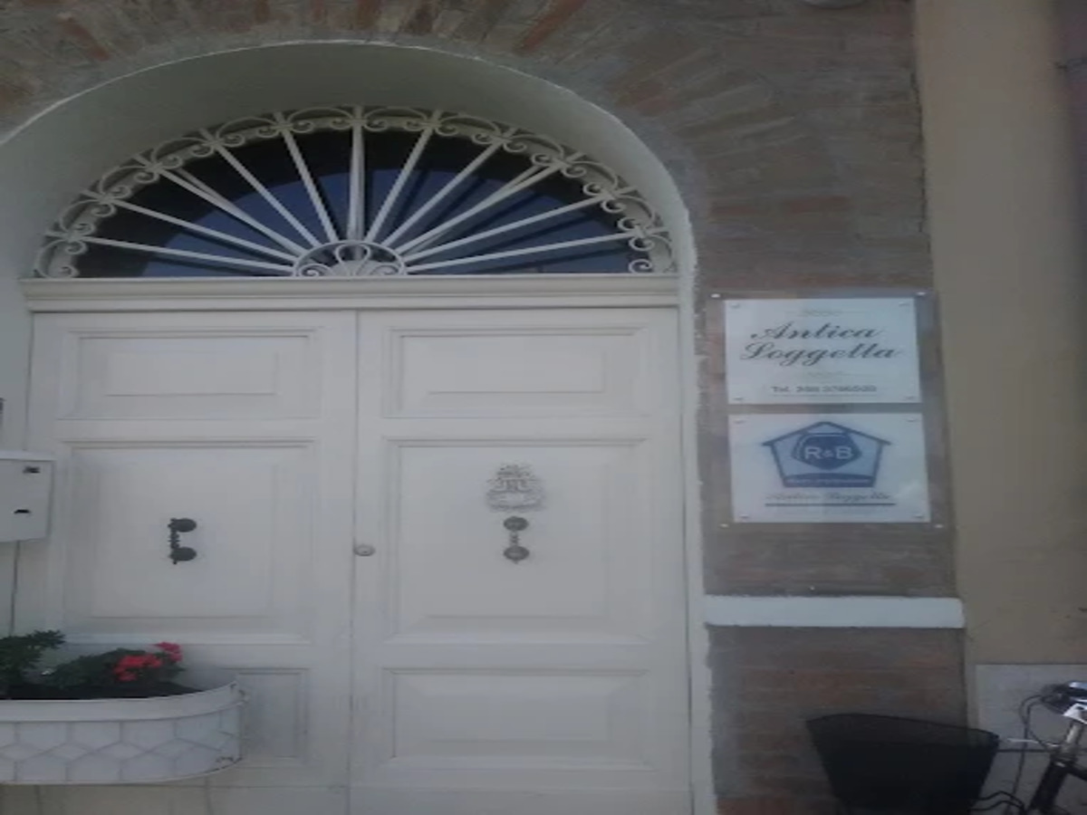 ANTICA LOGGETTA 