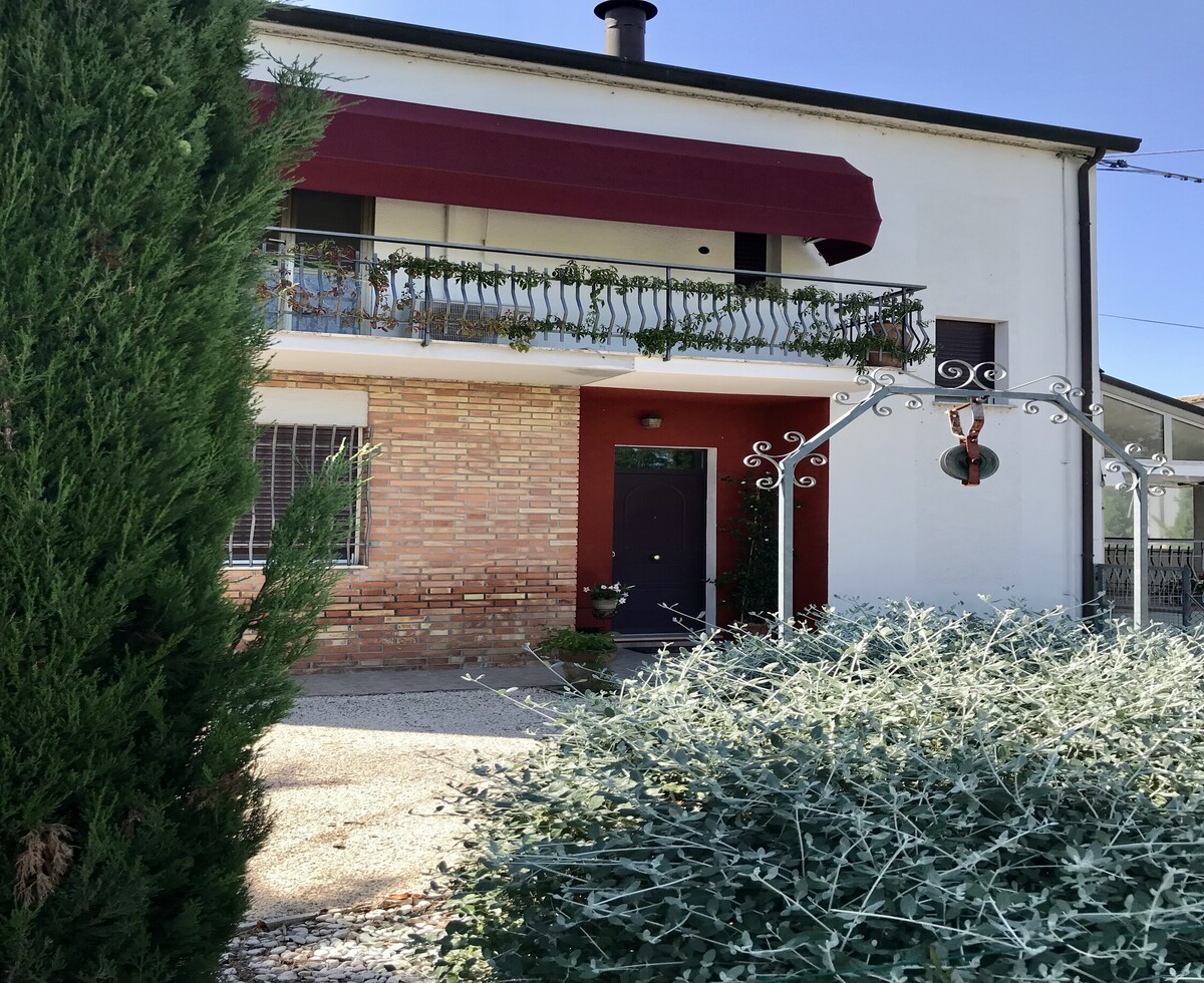 R&B LA  GIGIA